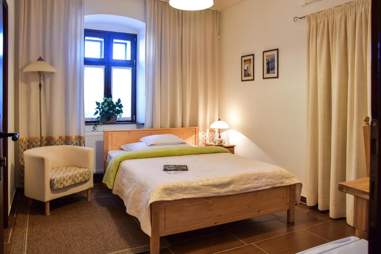 Szin-Es Vendeghaz Bed and Breakfast Szentes Buitenkant foto