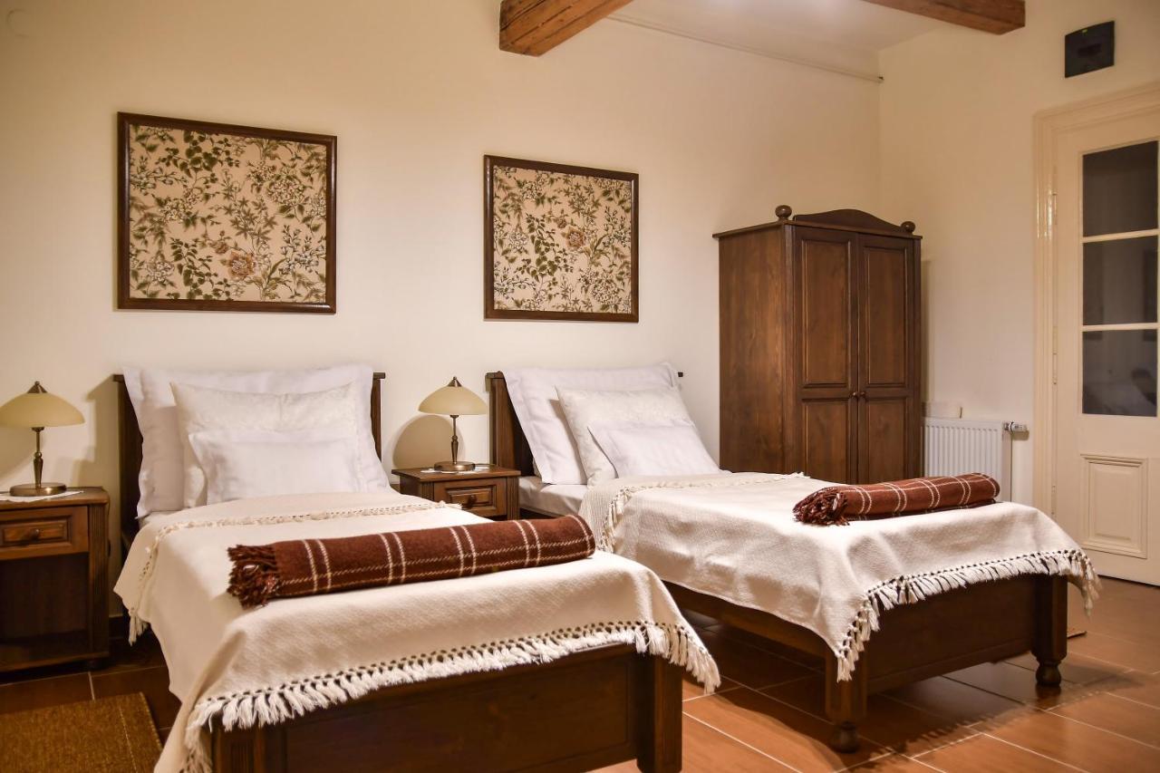 Szin-Es Vendeghaz Bed and Breakfast Szentes Buitenkant foto