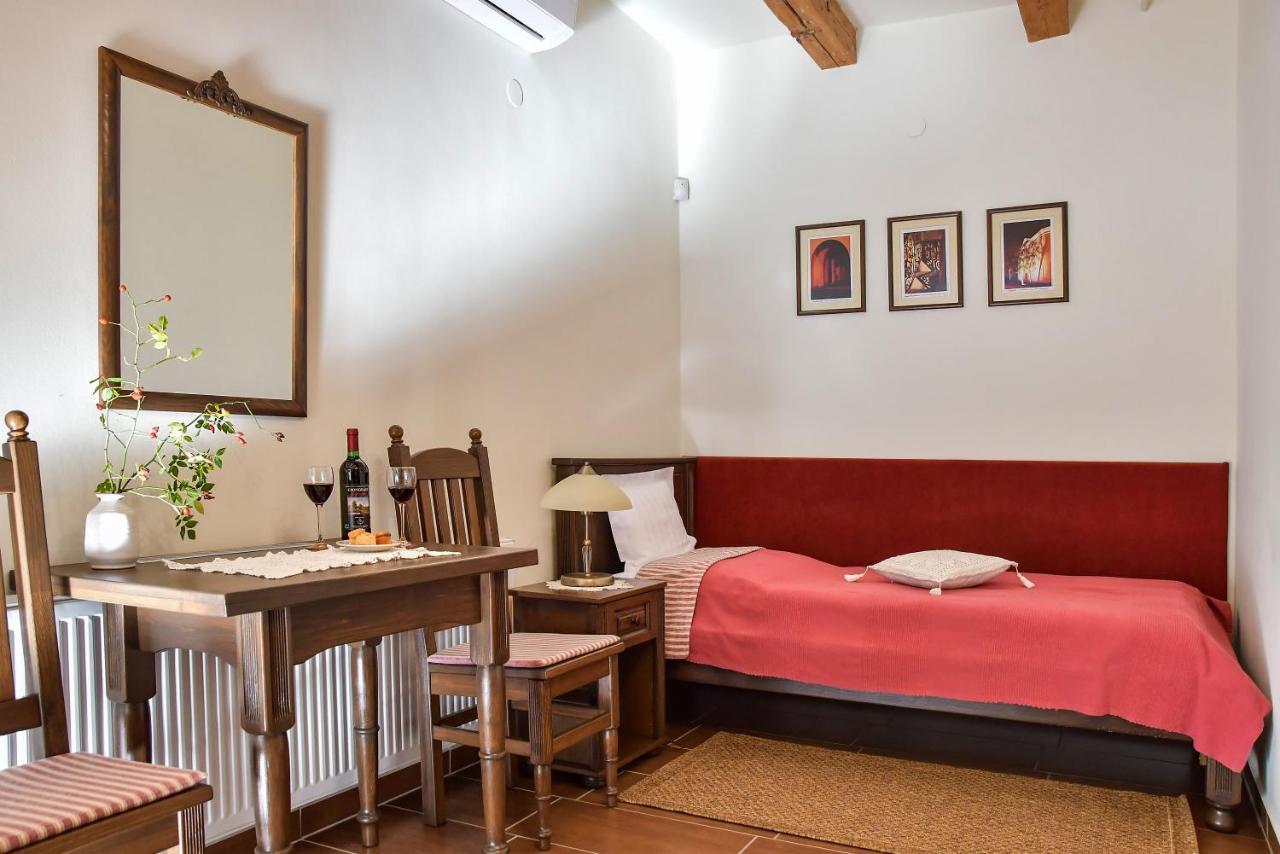 Szin-Es Vendeghaz Bed and Breakfast Szentes Buitenkant foto
