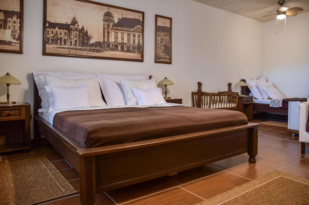 Szin-Es Vendeghaz Bed and Breakfast Szentes Buitenkant foto