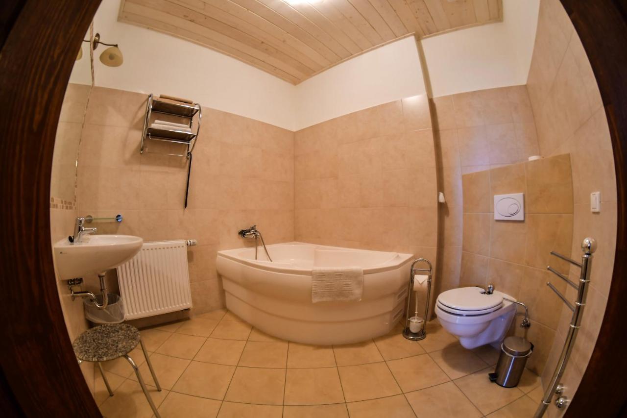 Szin-Es Vendeghaz Bed and Breakfast Szentes Buitenkant foto